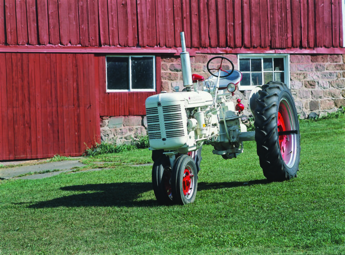 The History of Farmall Tractors 19401954 Grit